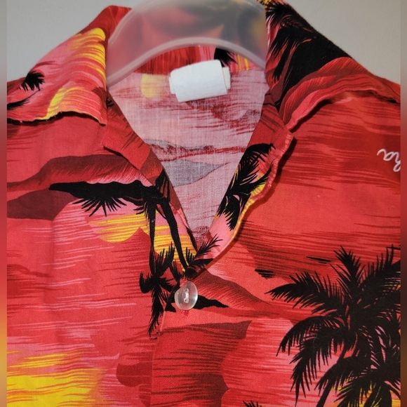 🏝 Toddler Boys Red Hawaiian Print Button Front Shirt 2T Tropical Vacation Vibes - Picture 2 of 6